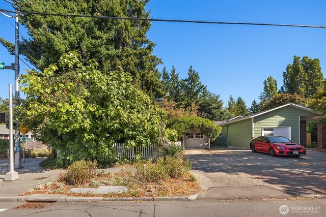 5202 35th Avenue SW, Seattle, WA 98126
