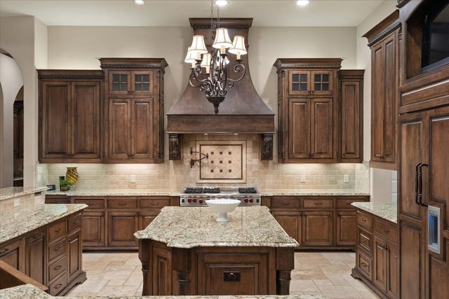 2504 Silver Table Drive, Lewisville, TX 75056