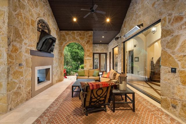 2504 Silver Table Drive, Lewisville, TX 75056