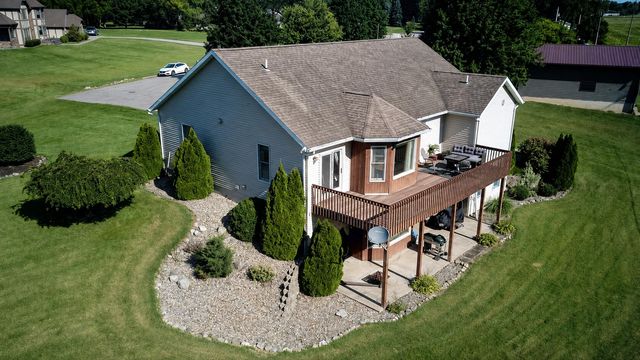 707 Tulip Drive, Three Oaks Vllg, MI 49128