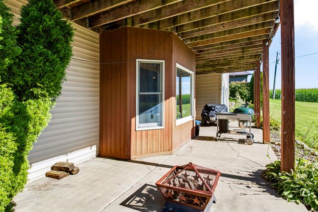 707 Tulip Drive, Three Oaks Vllg, MI 49128