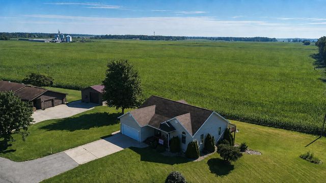707 Tulip Drive, Three Oaks Vllg, MI 49128