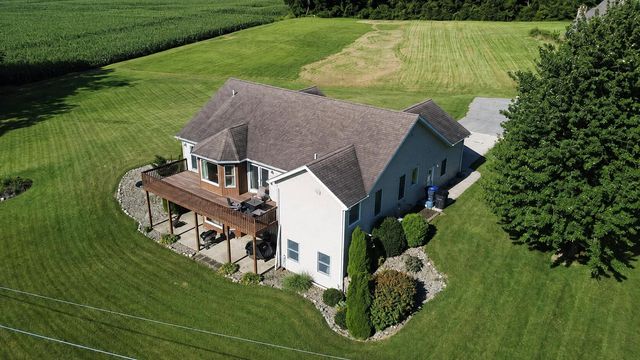 707 Tulip Drive, Three Oaks Vllg, MI 49128