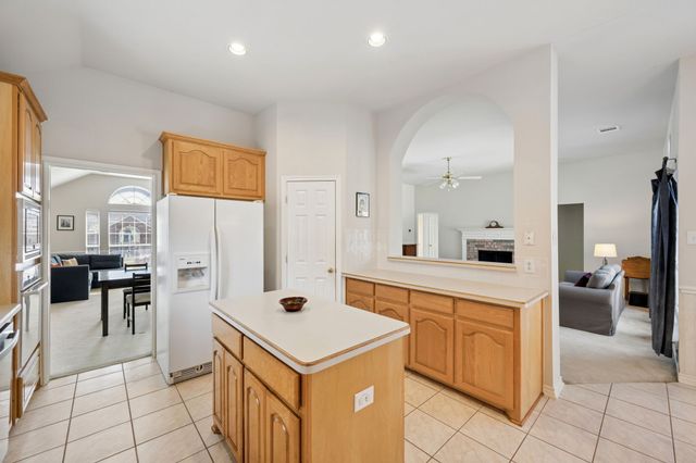 409 Kyle Lane, Lewisville, TX 75067