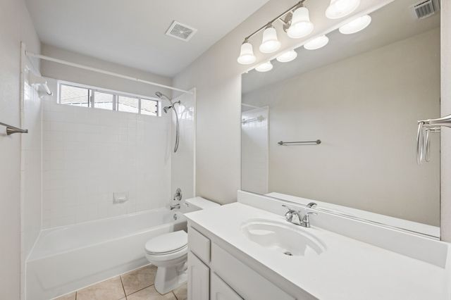 409 Kyle Lane, Lewisville, TX 75067