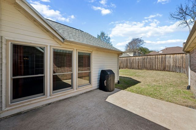 409 Kyle Lane, Lewisville, TX 75067