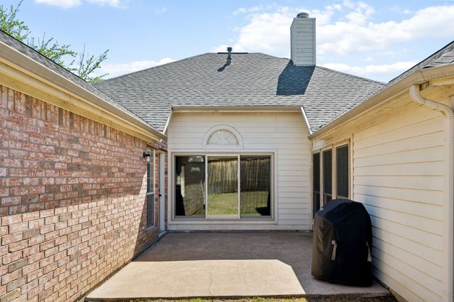409 Kyle Lane, Lewisville, TX 75067