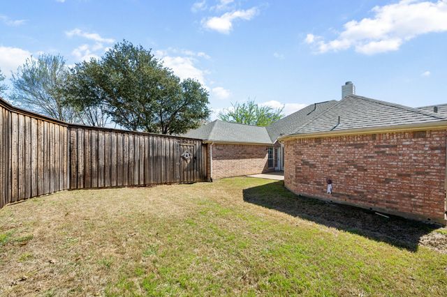 409 Kyle Lane, Lewisville, TX 75067