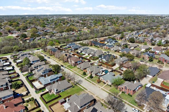 409 Kyle Lane, Lewisville, TX 75067