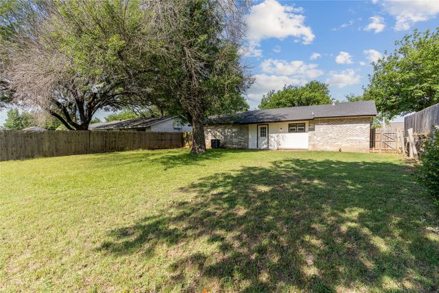 1310 Willowbrook Street, Lancaster, TX 75134