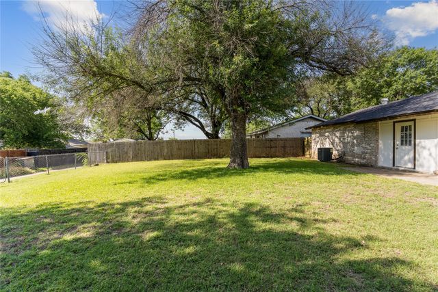 1310 Willowbrook Street, Lancaster, TX 75134