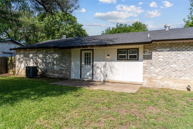 1310 Willowbrook Street, Lancaster, TX 75134