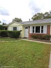 505 Coconut LN, Virginia Beach, VA 23452