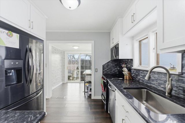 130 MORNINGSIDE Avenue, Council Bluffs, IA 51503