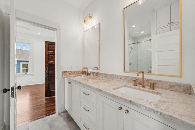 404 Avondale Street, Houston, TX 77006