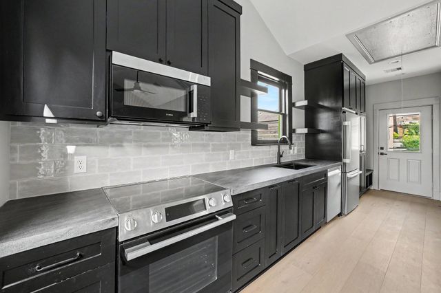 404 Avondale Street, Houston, TX 77006
