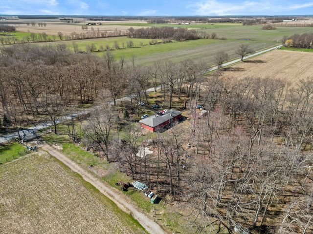 10501 S 875 E, Walkerton, IN 46574