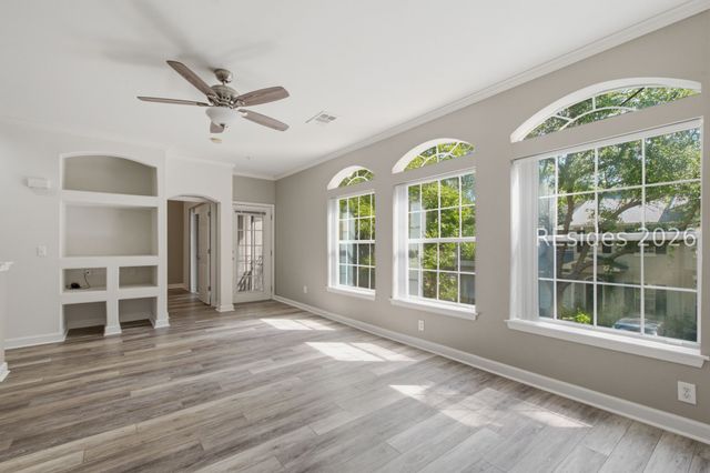 4 Indigo Run Dr Apt 2810, Hilton Head Island, SC 29926