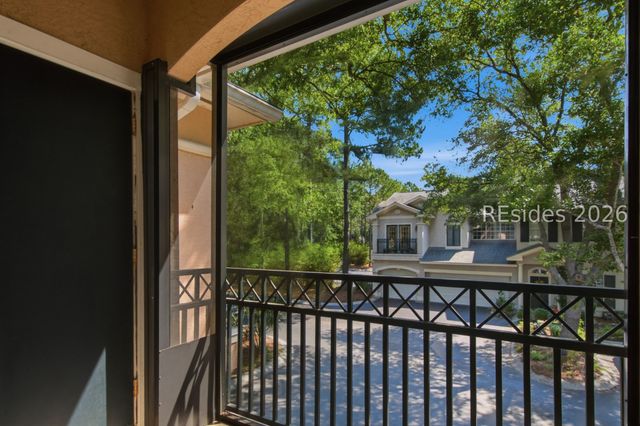 4 Indigo Run Dr Apt 2810, Hilton Head Island, SC 29926