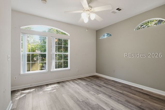 4 Indigo Run Dr Apt 2810, Hilton Head Island, SC 29926