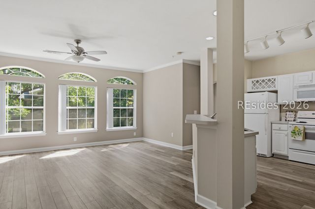4 Indigo Run Dr Apt 2810, Hilton Head Island, SC 29926
