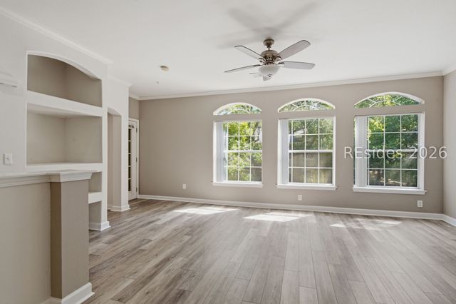 4 Indigo Run Dr Apt 2810, Hilton Head Island, SC 29926