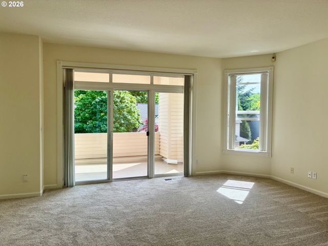 1924 Nw NORFOLK Ct, Portland, OR 97229