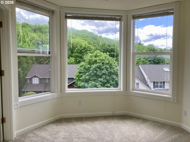 1924 Nw NORFOLK Ct, Portland, OR 97229