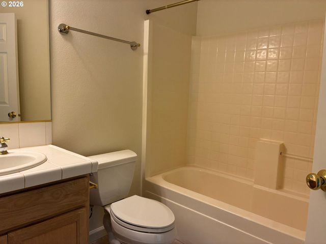 1924 Nw NORFOLK Ct, Portland, OR 97229