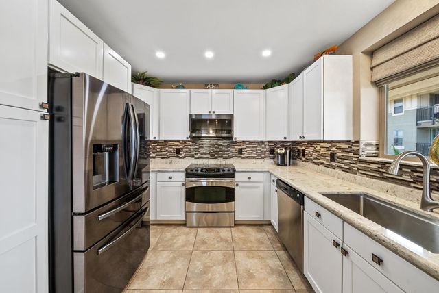 1400 Limahana Cir Apt 301, Lahaina, HI 96761