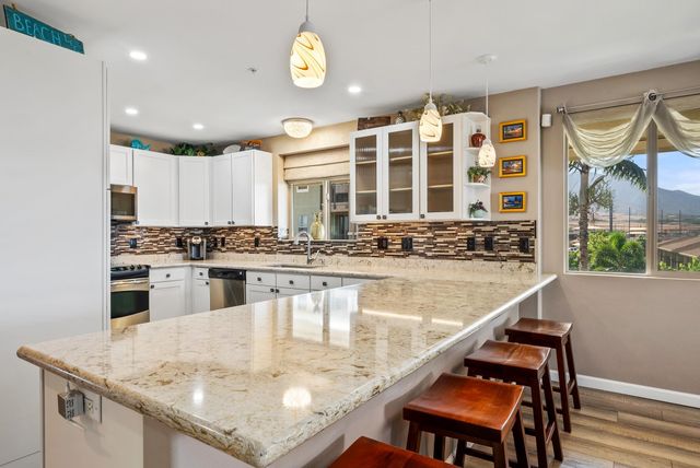 1400 Limahana Cir Apt 301, Lahaina, HI 96761