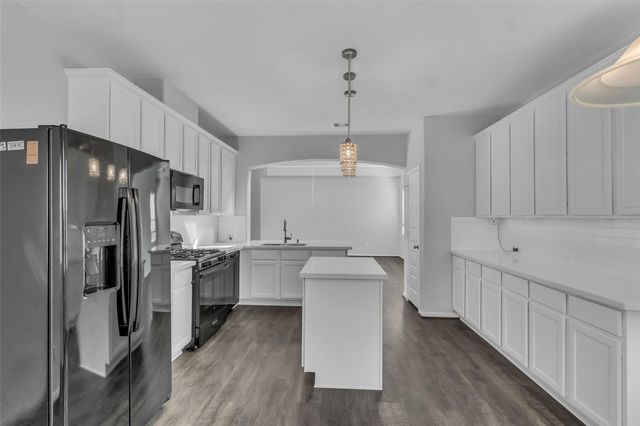 5327 Cj Walker Lane, Houston, TX 77048