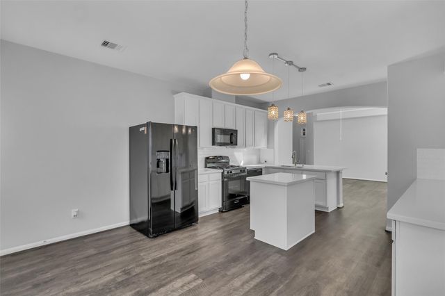 5327 Cj Walker Lane, Houston, TX 77048