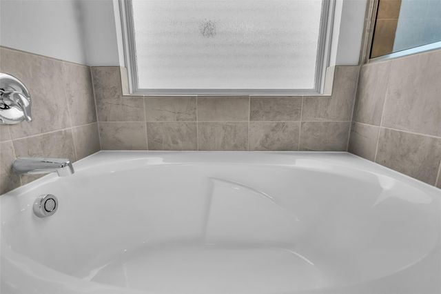 5327 Cj Walker Lane, Houston, TX 77048