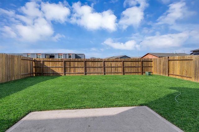 5327 Cj Walker Lane, Houston, TX 77048