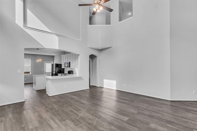 5327 Cj Walker Lane, Houston, TX 77048