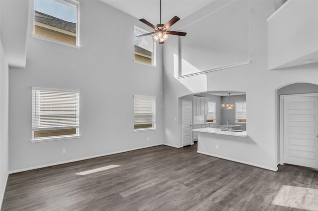 5327 Cj Walker Lane, Houston, TX 77048