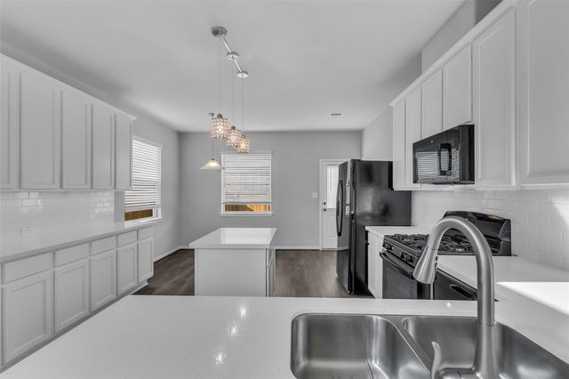 5327 Cj Walker Lane, Houston, TX 77048