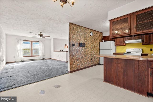 30 SUGARBOOT LN, Hanover, PA 17331