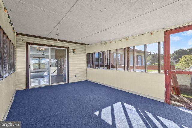 30 SUGARBOOT LN, Hanover, PA 17331