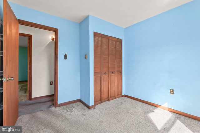 30 SUGARBOOT LN, Hanover, PA 17331