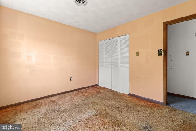 30 SUGARBOOT LN, Hanover, PA 17331