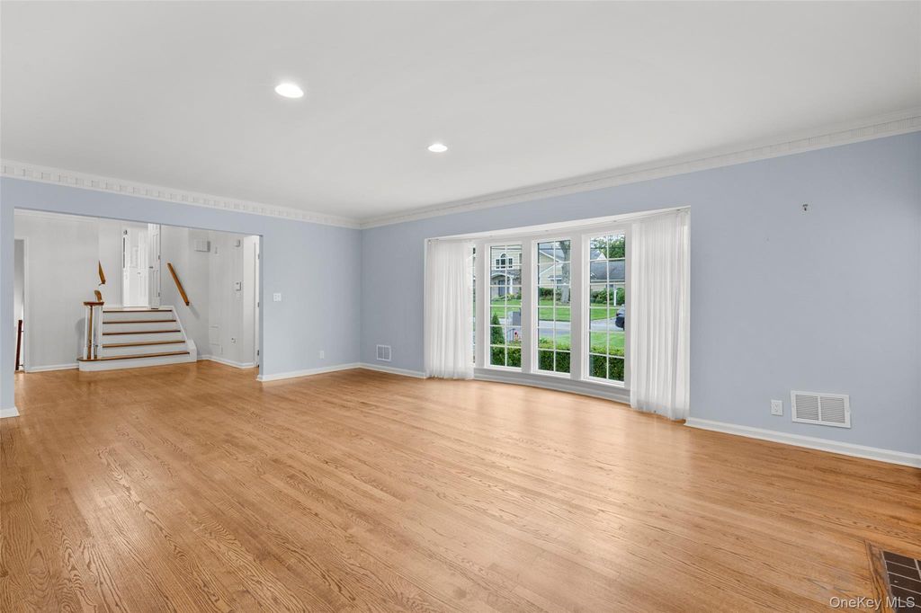 52 Dorchester Road, Scarsdale, NY 10583 — photo 2