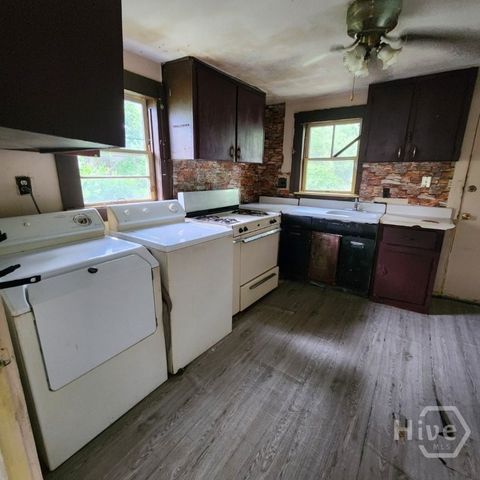 908 Bowden Street, Savannah, GA 31415