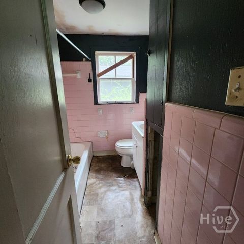 908 Bowden Street, Savannah, GA 31415