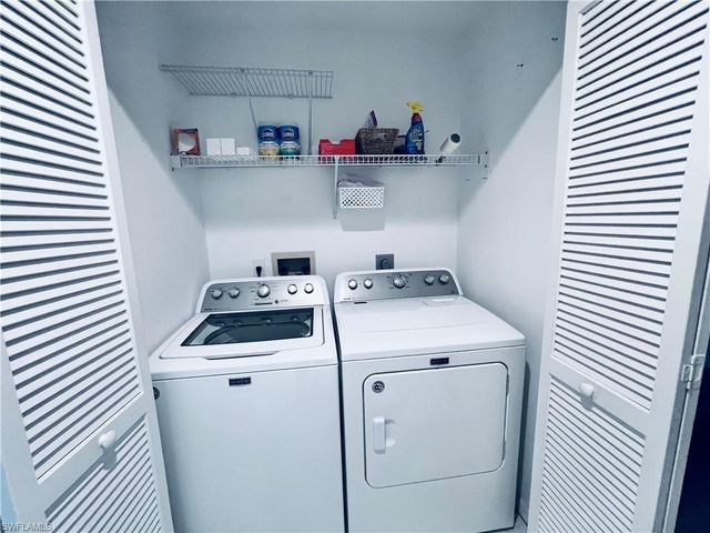 8073 Panther TRL 1404, Naples, FL 34113