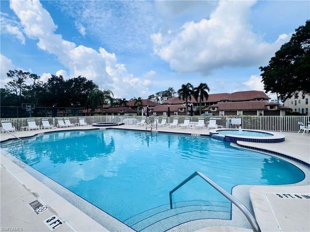 8073 Panther TRL 1404, Naples, FL 34113