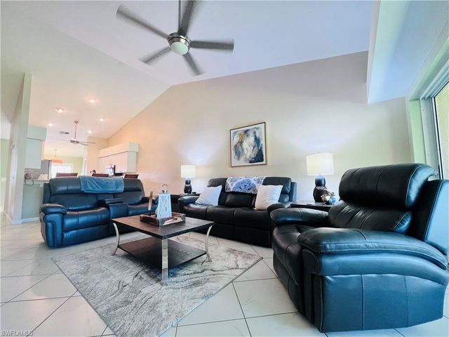 8073 Panther TRL 1404, Naples, FL 34113