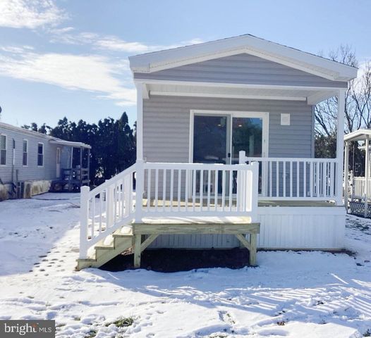 7 DEANNE CIR, Ephrata, PA 17522