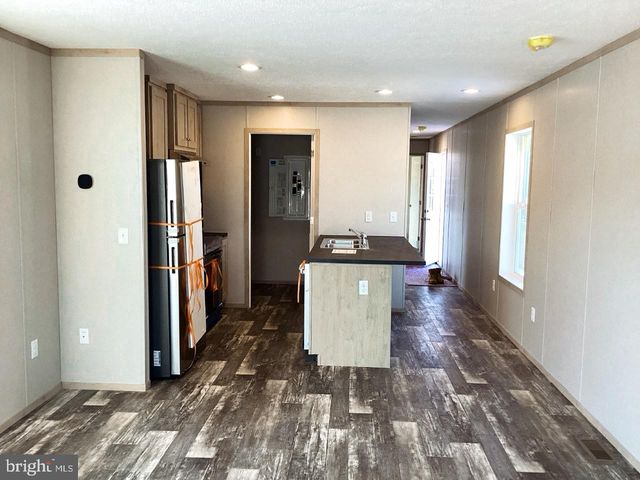 7 DEANNE CIR, Ephrata, PA 17522